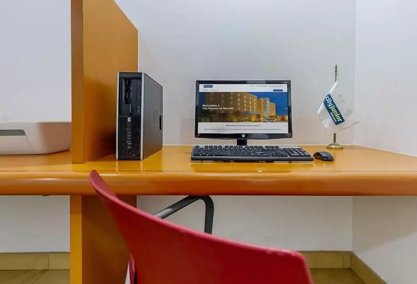 בית מלון כפרי City Express Junior By Marriott Tuxtla Gutierrez Poliforum