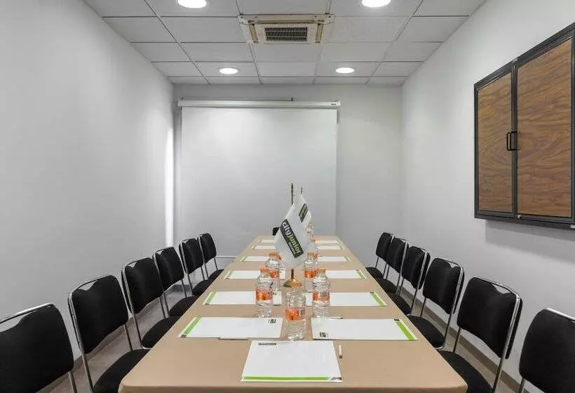 בית מלון כפרי City Express Junior By Marriott Tuxtla Gutierrez Poliforum