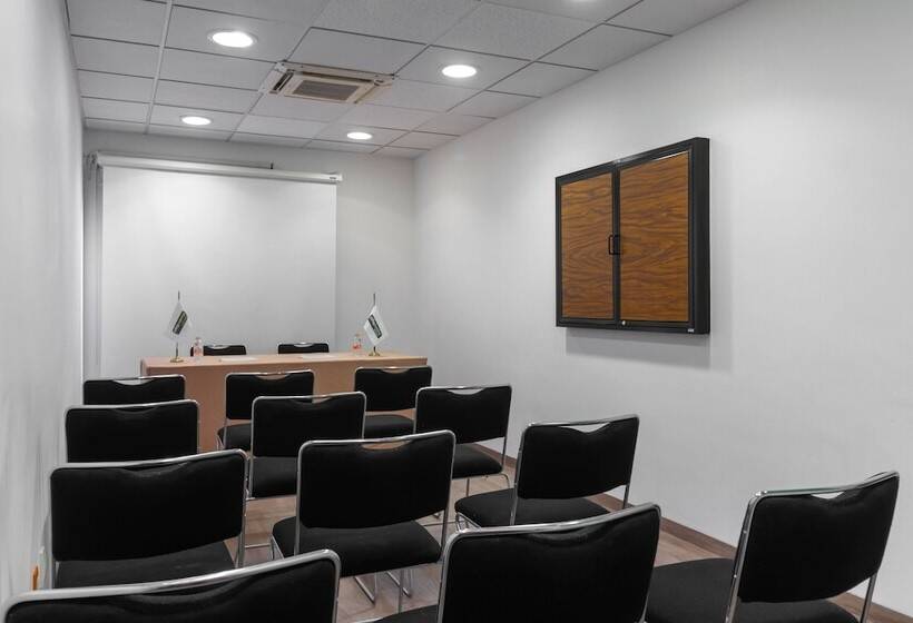 Отель City Express Junior By Marriott Tuxtla Gutierrez Poliforum