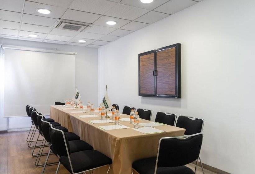 Отель City Express Junior By Marriott Tuxtla Gutierrez Poliforum