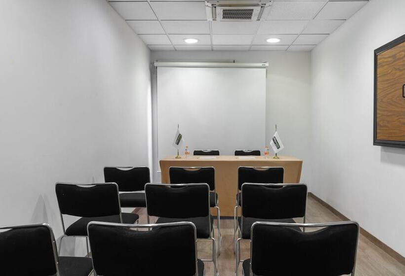 Отель City Express Junior By Marriott Tuxtla Gutierrez Poliforum