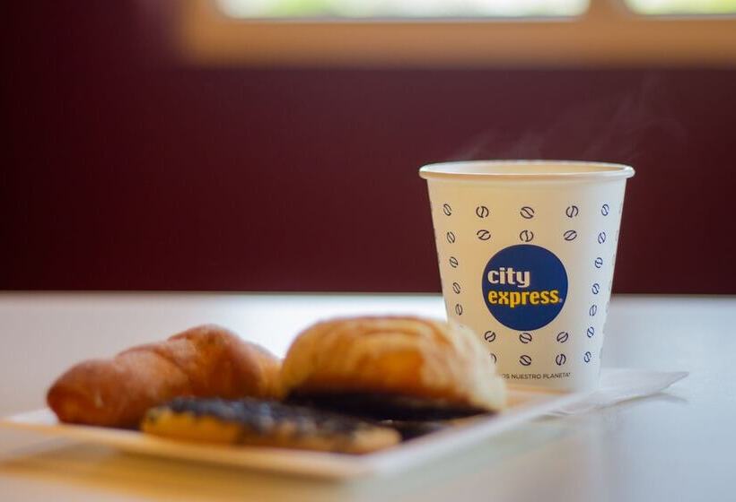 Отель City Express Junior By Marriott Tuxtla Gutierrez Poliforum