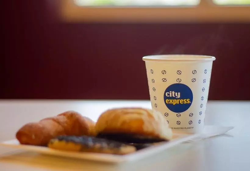 בית מלון כפרי City Express Junior By Marriott Tuxtla Gutierrez Poliforum