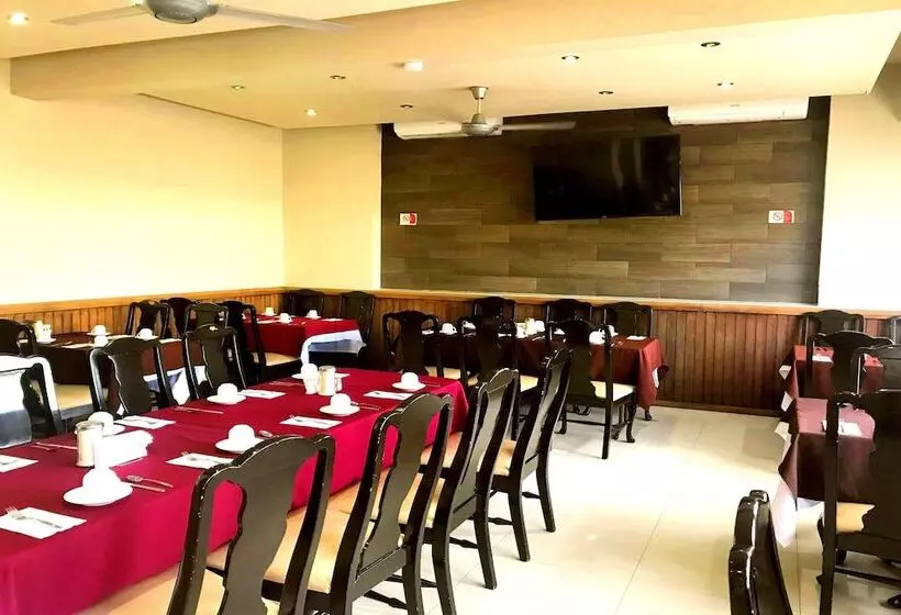 هتل Costa Ensenada