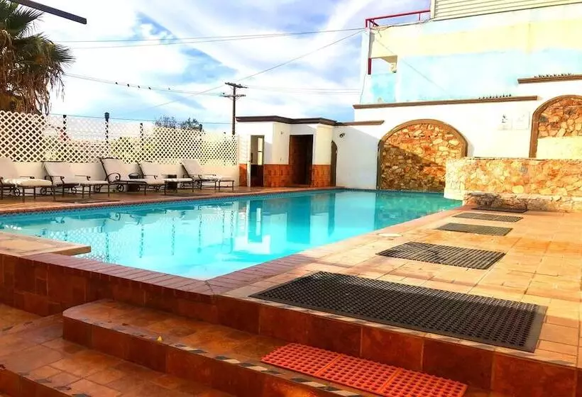 هتل Costa Ensenada