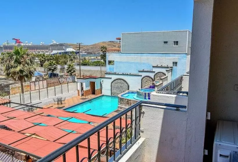 هتل Costa Ensenada