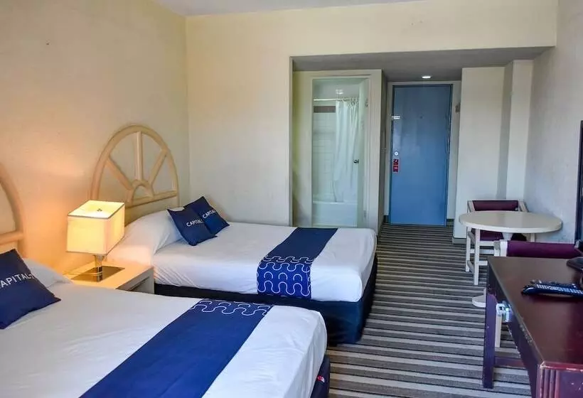 هتل Costa Ensenada