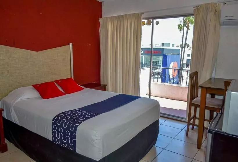 هتل Costa Ensenada