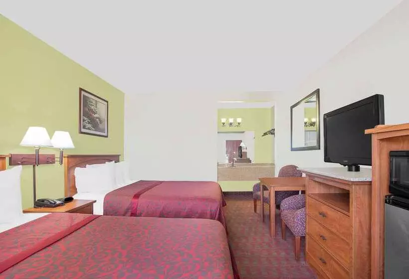 Отель Days Inn By Wyndham Turlock