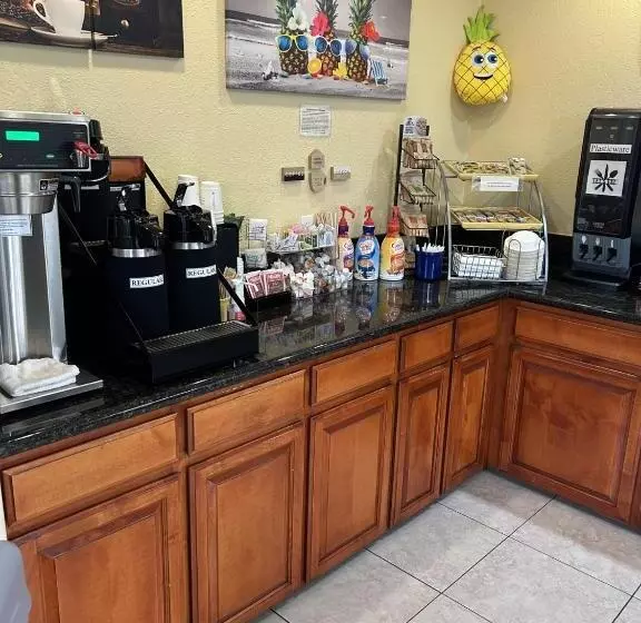 Отель Days Inn By Wyndham Turlock