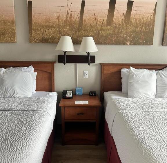 בית מלון כפרי Days Inn By Wyndham Turlock