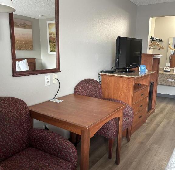 בית מלון כפרי Days Inn By Wyndham Turlock