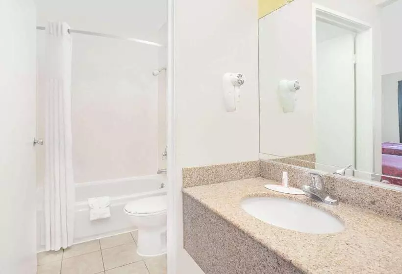 Отель Days Inn By Wyndham Turlock