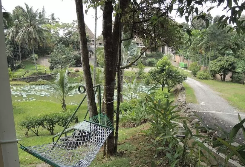 Hotel Deli River And Restaurant Omlandia