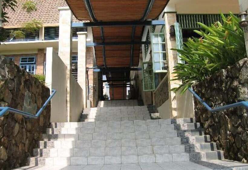 בית מלון כפרי Deli River And Restaurant Omlandia