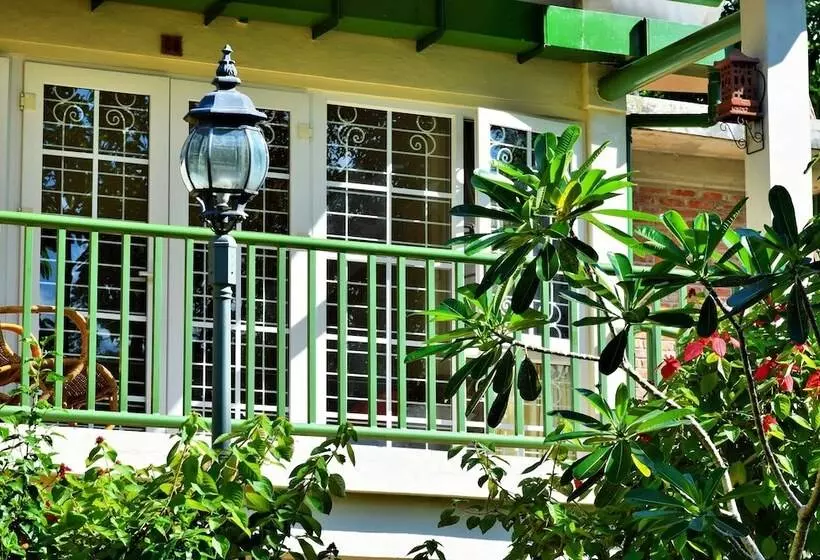 Hotel Deli River And Restaurant Omlandia