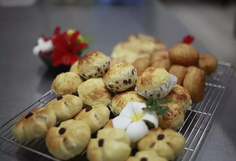 Hotel Deli River And Restaurant Omlandia