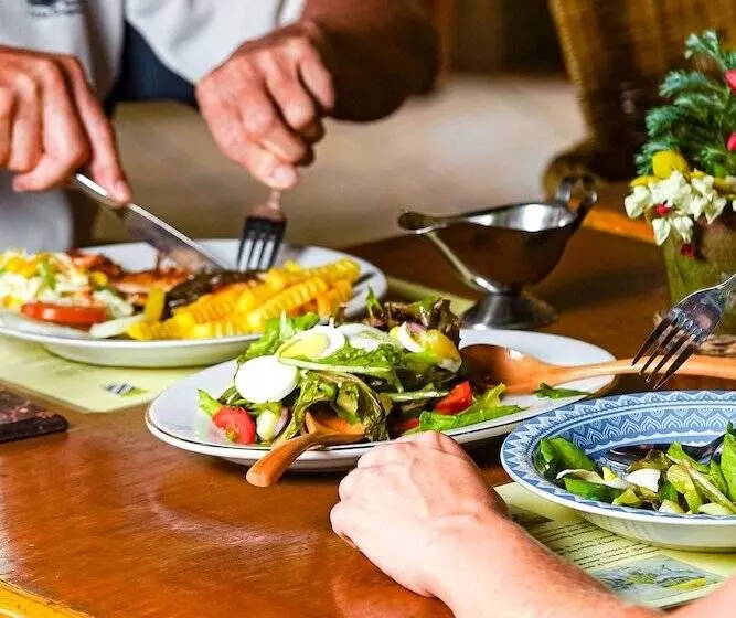 Hotel Deli River And Restaurant Omlandia