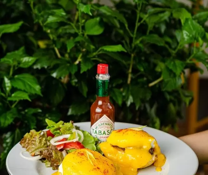 Hotel Deli River And Restaurant Omlandia