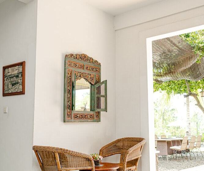 בית מלון כפרי Deli River And Restaurant Omlandia