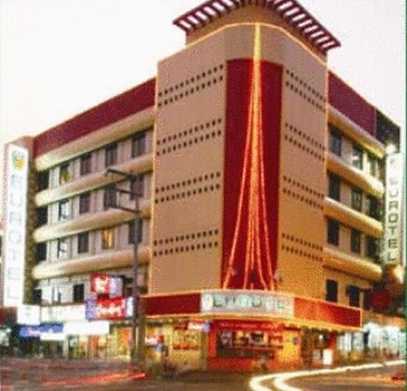 בית מלון כפרי Gran Prix Quezon City