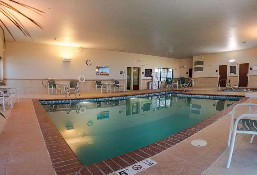 Отель Hampton Inn & Suites Woodstock, Va