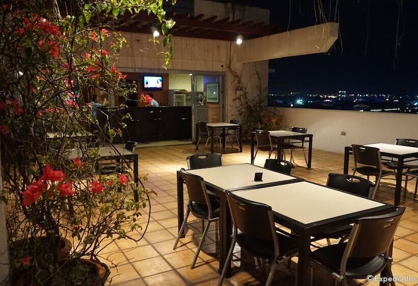 فندق Nichols Airport