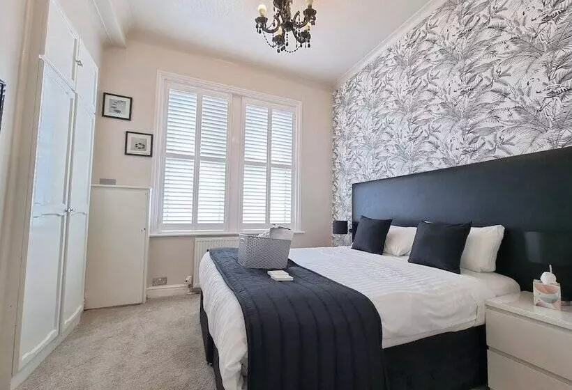 Отель The Ashleigh   Dog Friendly