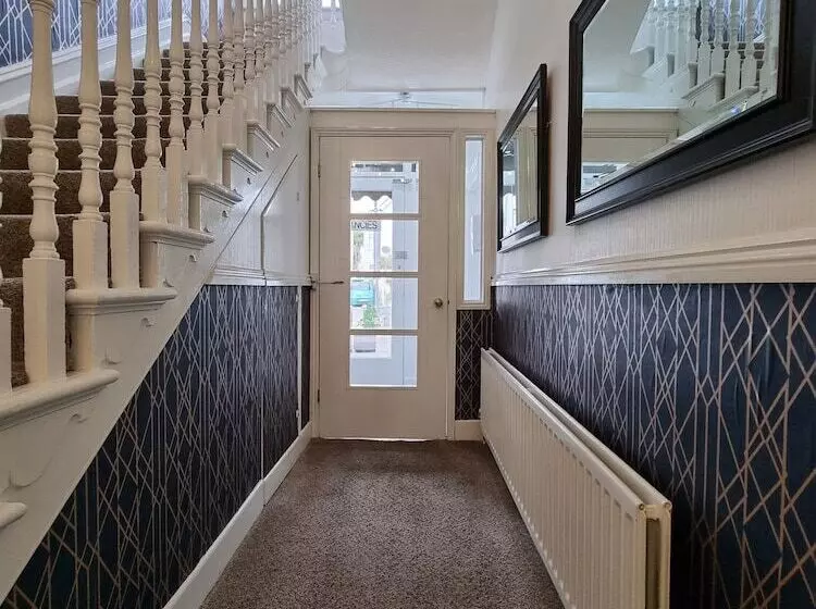 Отель The Ashleigh   Dog Friendly