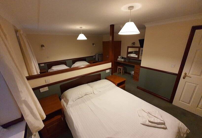 فندق The Lugger Inn