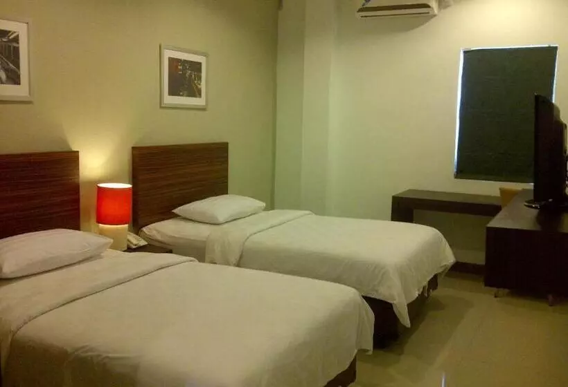 בית מלון כפרי The Studio Inn Nusa Dua