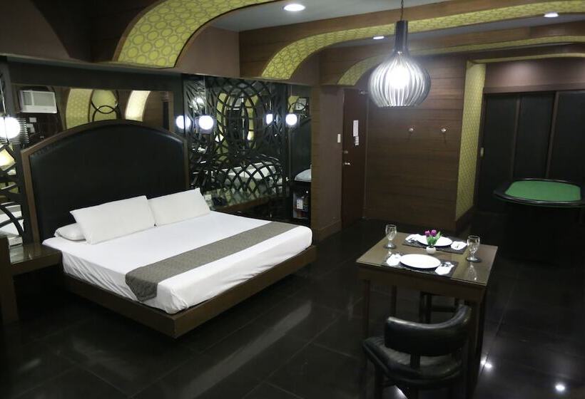 호텔 Victoria Court North Edsa   Caloocan