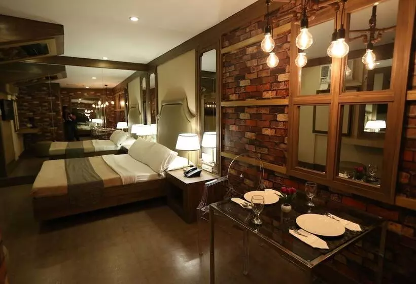 בית מלון כפרי Victoria Court North Edsa   Caloocan