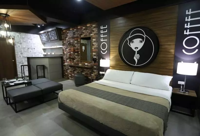 בית מלון כפרי Victoria Court North Edsa   Caloocan