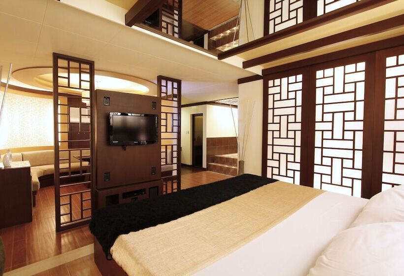 호텔 Victoria Court North Edsa   Caloocan