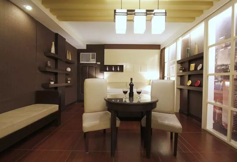 בית מלון כפרי Victoria Court North Edsa   Caloocan