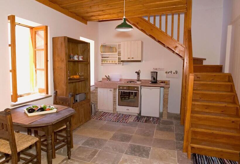 Eveleos Country House