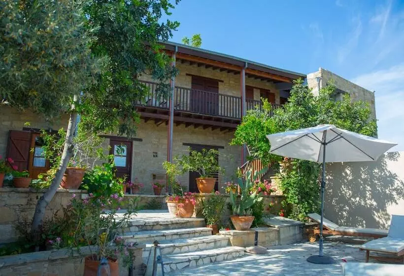 Eveleos Country House