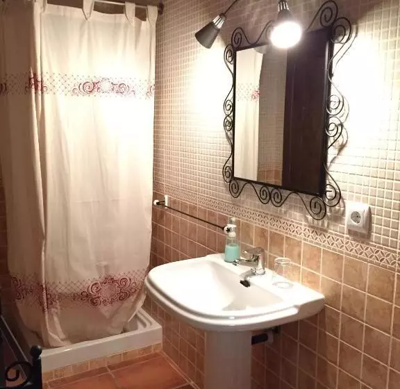 פונדק Lo Paller De Roc