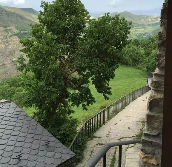 פונדק Lo Paller De Roc