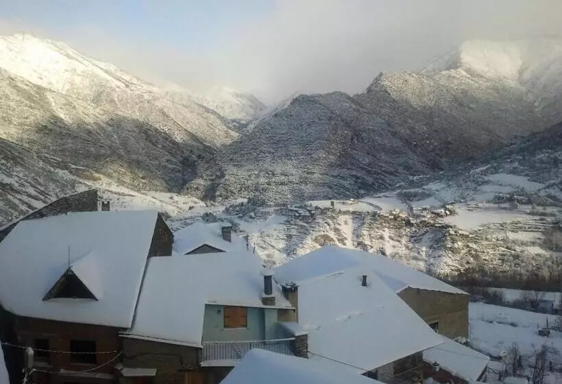 פונדק Lo Paller De Roc