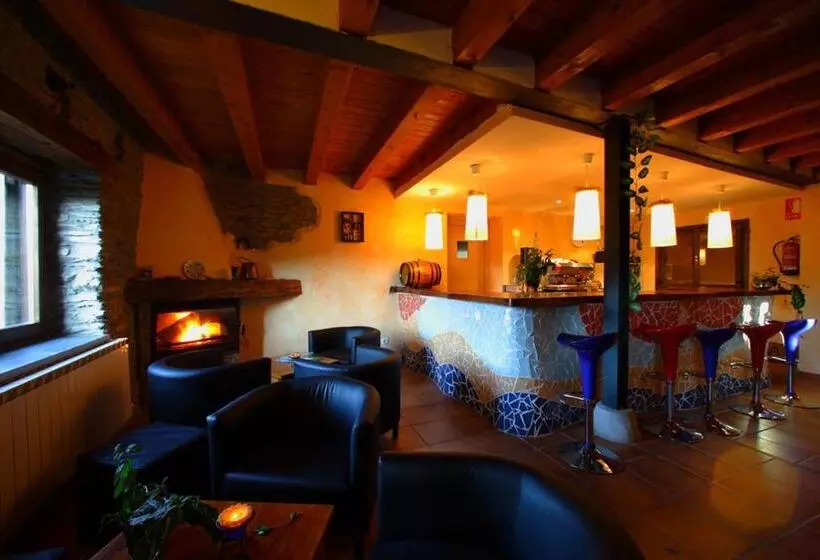 פונדק Lo Paller De Roc