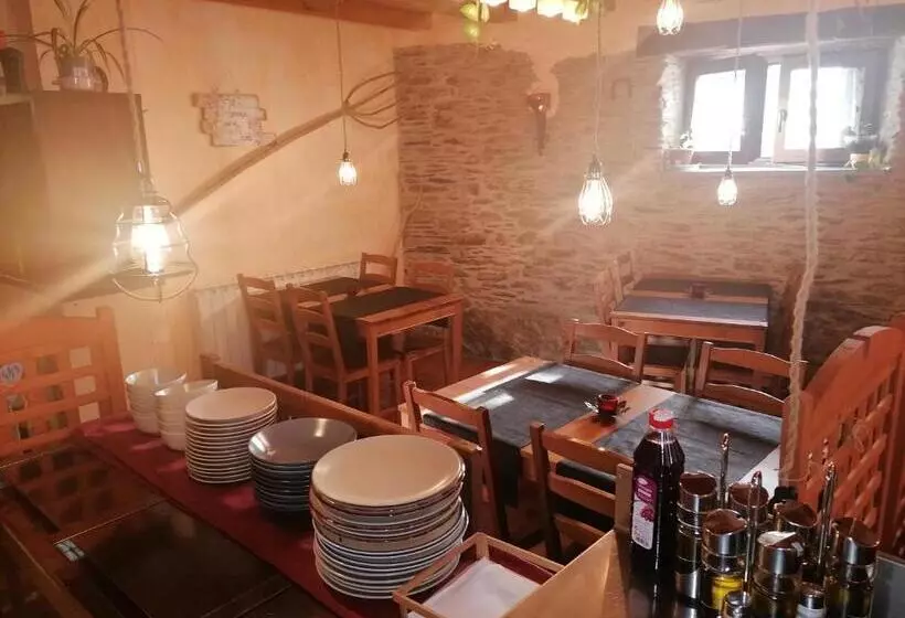 פונדק Lo Paller De Roc