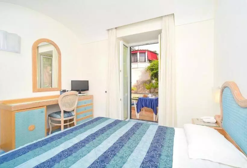 Отель Albergo Italia   Beach