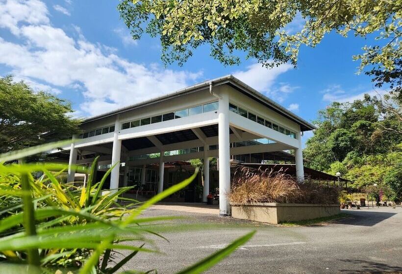 호텔 Cherengin Hills Convention & Spa Resort