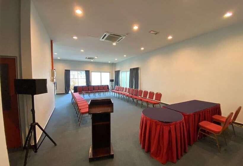 호텔 Cherengin Hills Convention & Spa Resort