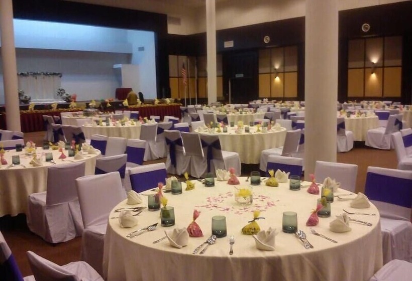 호텔 Cherengin Hills Convention & Spa Resort