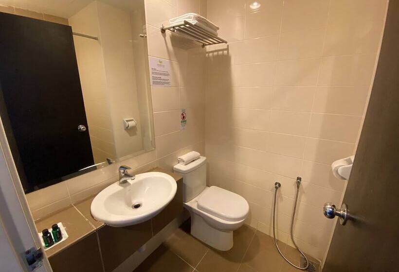 호텔 Cherengin Hills Convention & Spa Resort