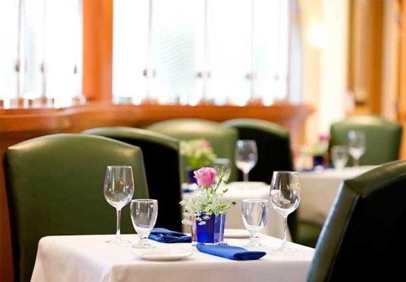 فندق Courtyard San Diego Airport/liberty Station