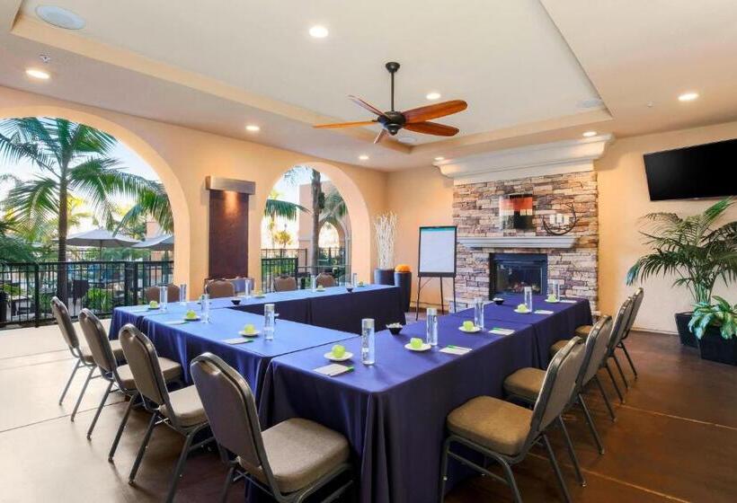 فندق Courtyard San Diego Airport/liberty Station